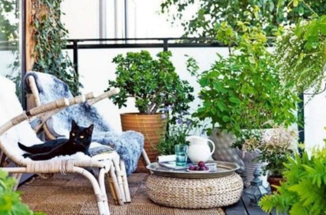 10 Desain Balkon Minimalis yang Bikin Tampilan Rumah Aesthetic 3 Desain Balkon Minimalis