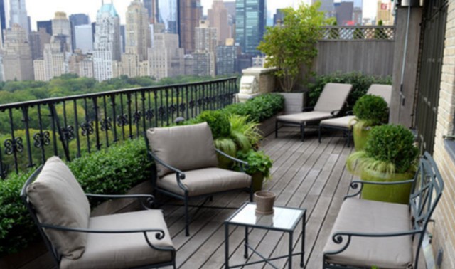 10 Desain Balkon Minimalis yang Bikin Tampilan Rumah Aesthetic 4 Desain Balkon Minimalis