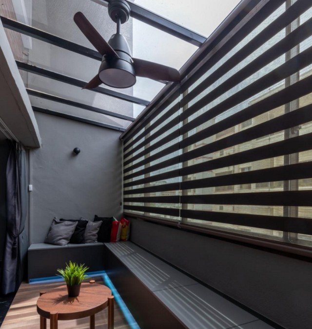 10 Desain Balkon Minimalis yang Bikin Tampilan Rumah Aesthetic 9 Desain Balkon Minimalis