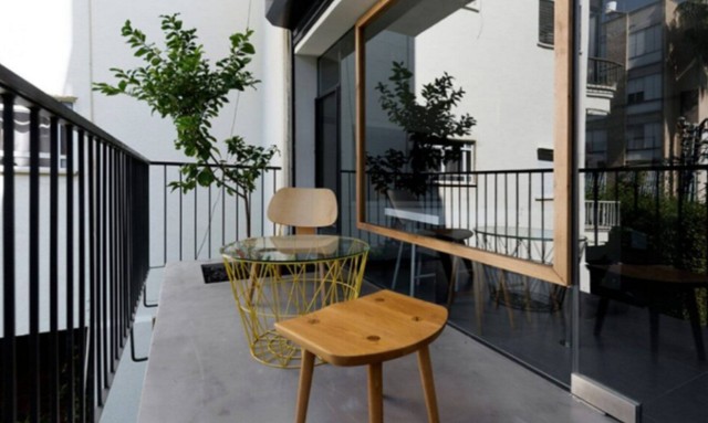 10 Desain Balkon Minimalis yang Bikin Tampilan Rumah Aesthetic 1 Desain Balkon Minimalis